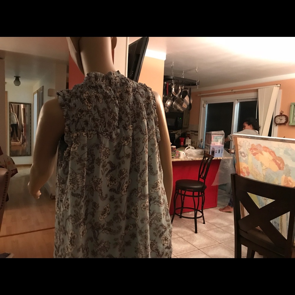 Top - Picture 2 of 4